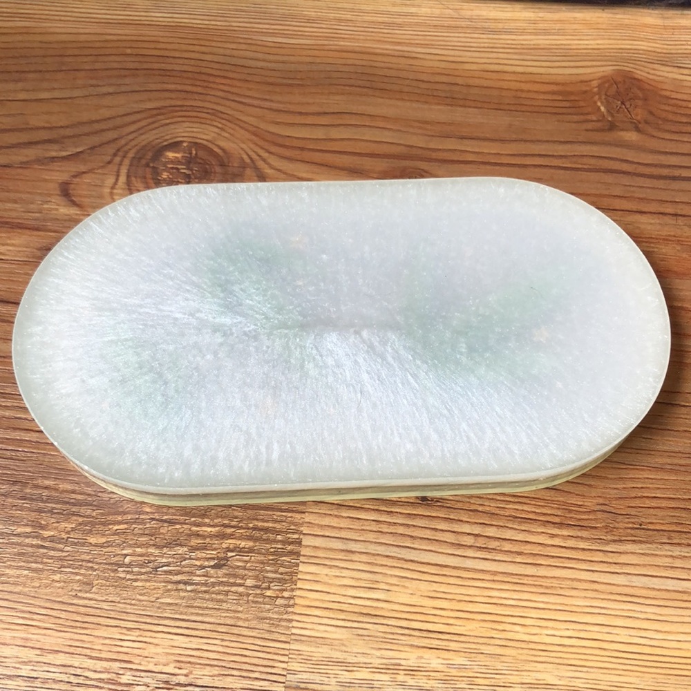 Handmade resin tray - Picture 3 of 4